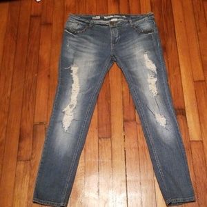Womens Distressed Jean's